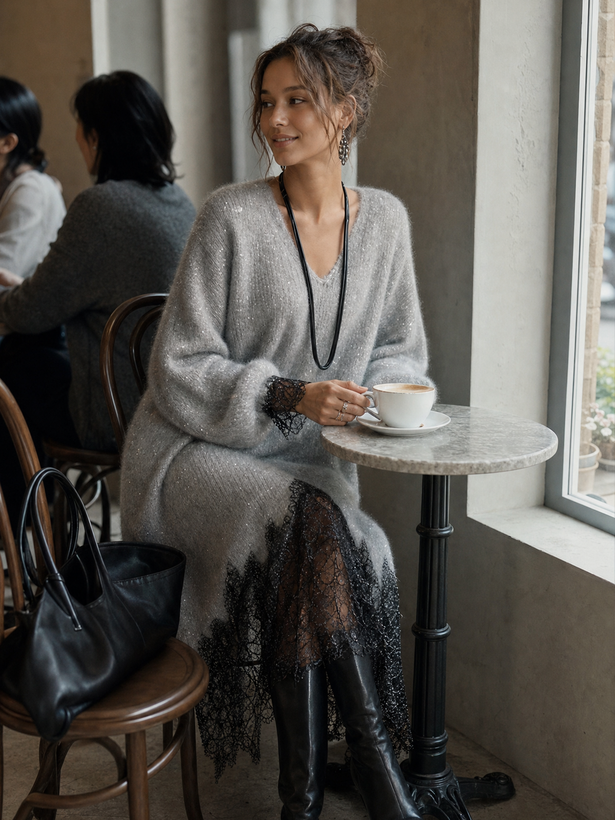 Vestido Midi de Punto con Escote en V y Bajo de Encaje Sarrià