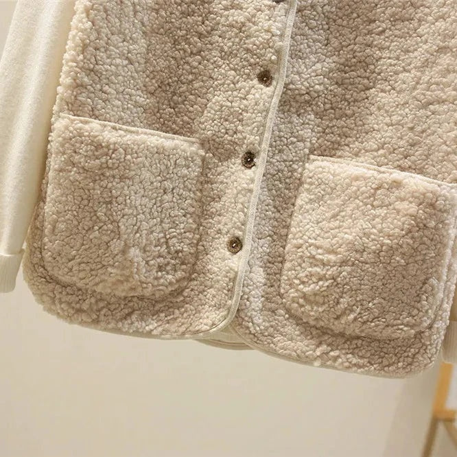 Chaleco de Borreguito para Mujer con Cuello en V y Botones