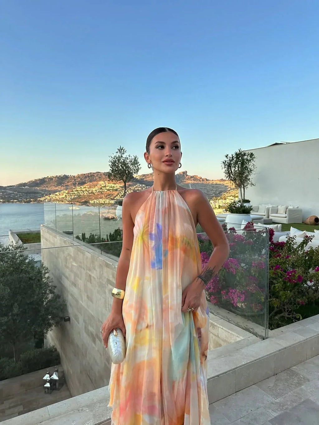 Vestido Aurora Largo Halter con Estampado Artístico